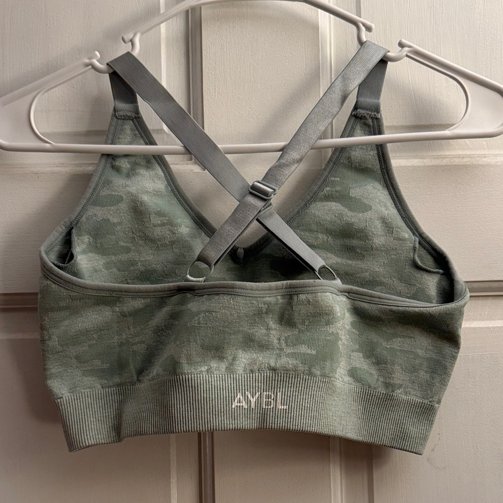 AYBL Adapt Camo Seamless Sports Bra Size Medium